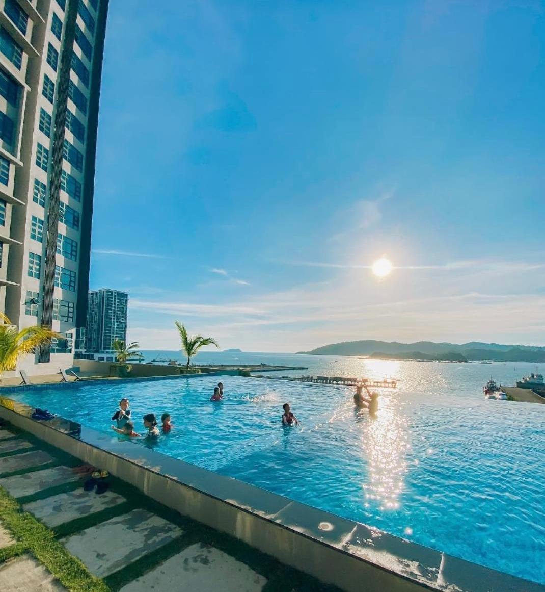 Seaview Luxury Condo Homestay 2Bed 2Bath Jesselton Quay By R2 Residence Kota Kinabalu Exterior photo