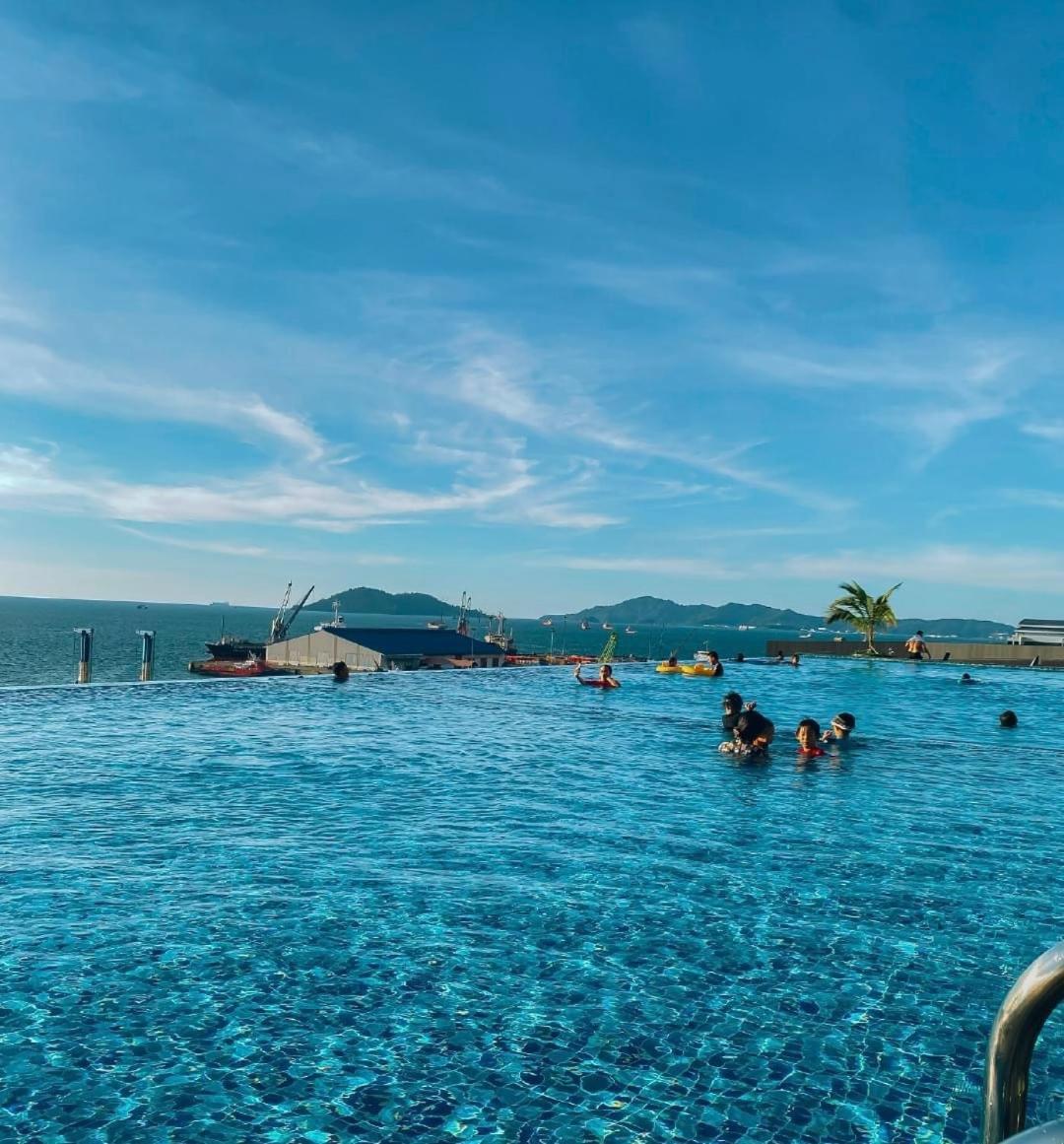 Seaview Luxury Condo Homestay 2Bed 2Bath Jesselton Quay By R2 Residence Kota Kinabalu Exterior photo